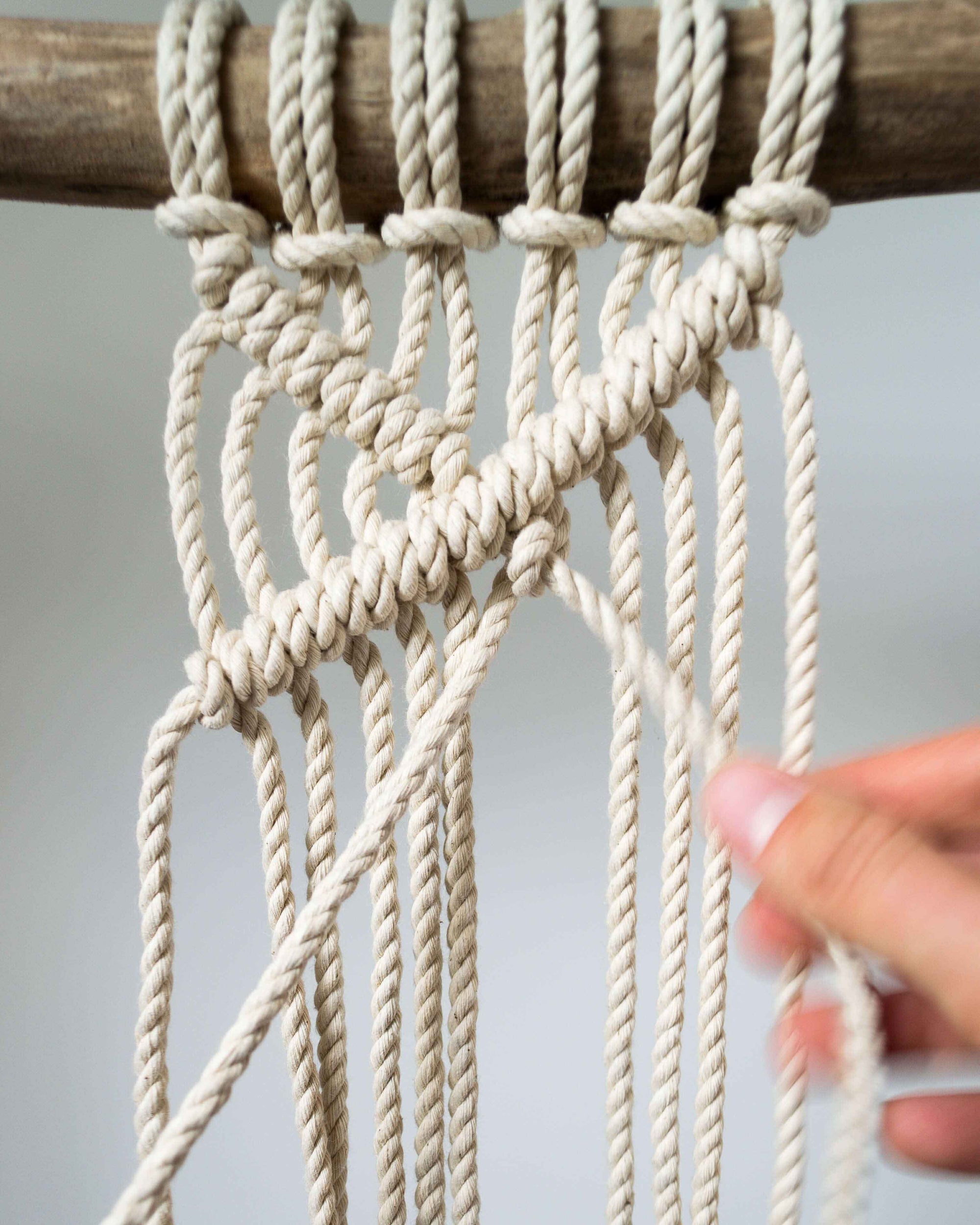 The comprehensive guide to Macrame Knots