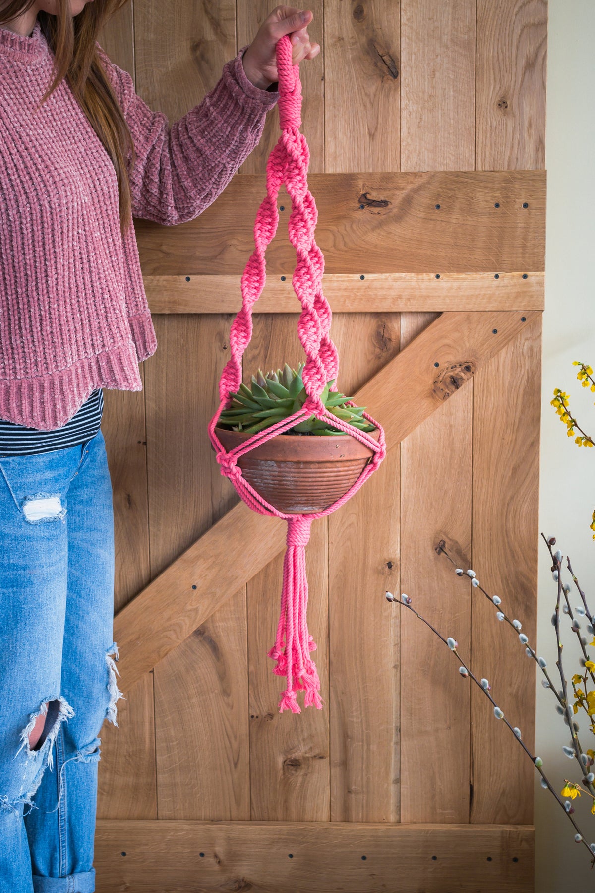 Macrame plant hanger / hanging planter / Succulent planter / Plant holder / Plant hanger / Modern macrame / Gift for her / Housewarming gift